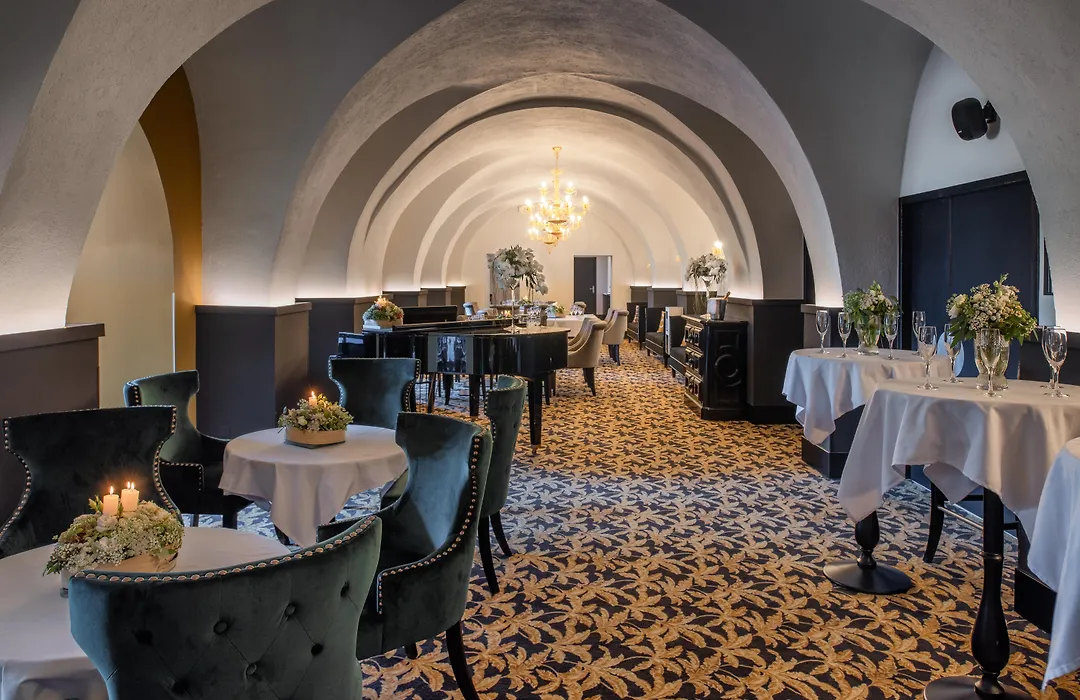 Hotel du Roi&Spa by SOWELL COLLECTION-1